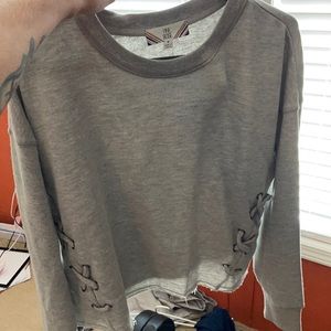 Cropped grey sweatshirt